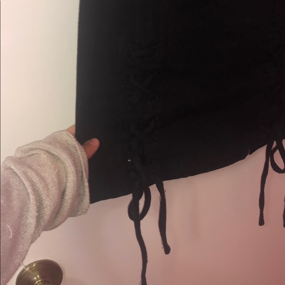 Black jean skirt - Picture 3 of 4